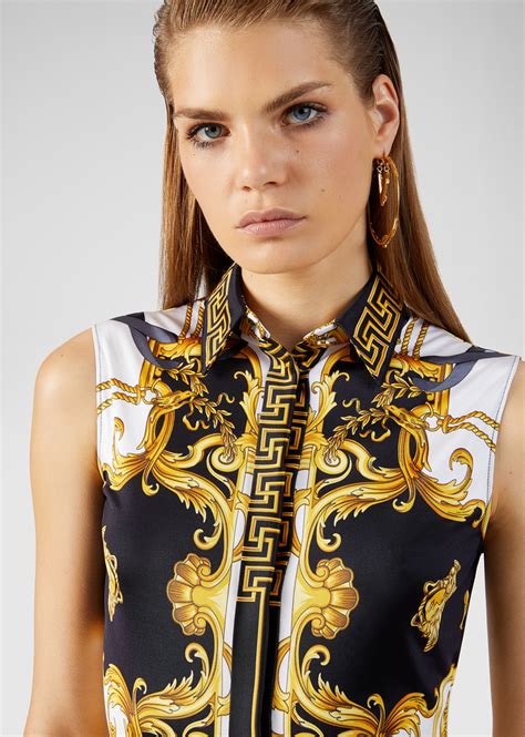 Trajes Versace para mujer .